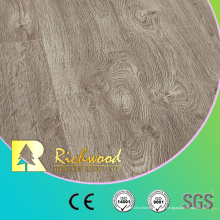 Plancher en stratifié de vinyle en bois en bois de noyer de 12.3mm E0 AC4 commercial gravé en refief